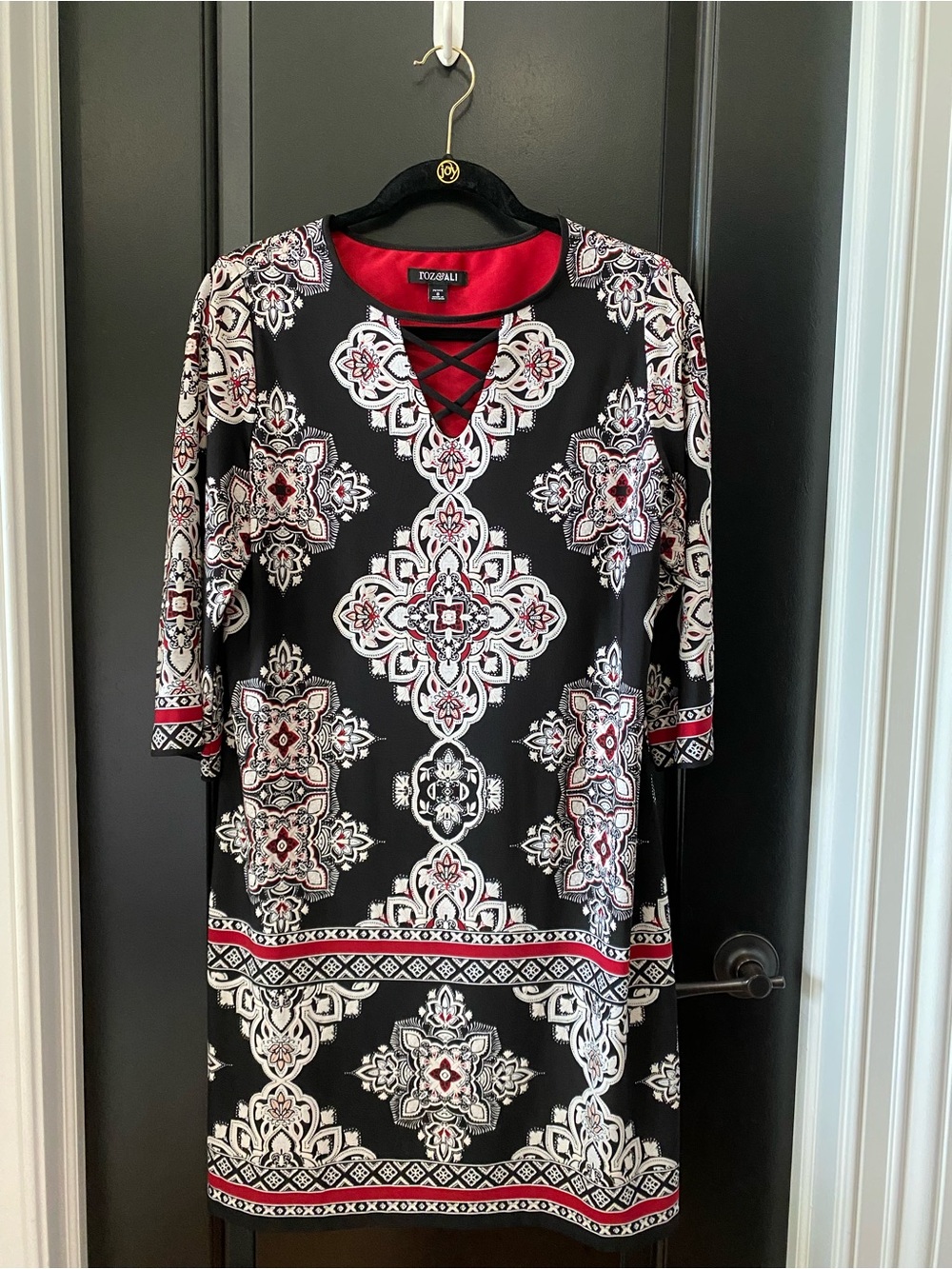 Roz & Ali Black, Red, and White Medallion Print Dress